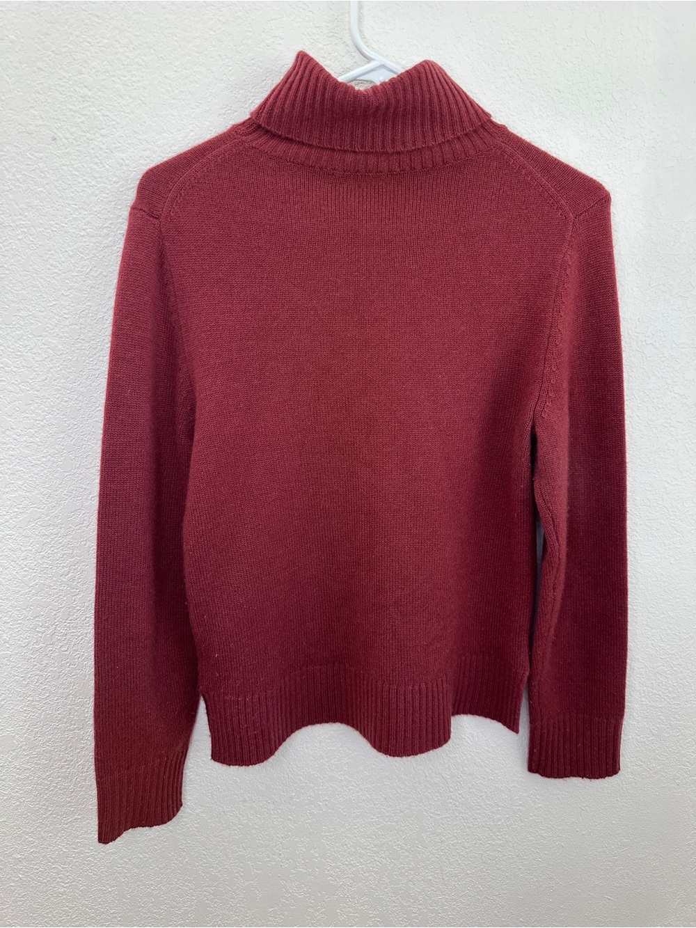 ANTONIO MELANI Burgundy Knit Turtleneck Sweater